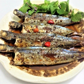 Cơm cá nục kho tiêu