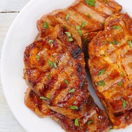 Cơm sườn cốt lết chiên mắm