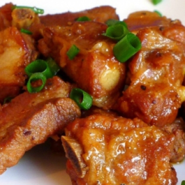 Cơm sườn ram hành