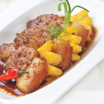 Cơm thịt kho thơm