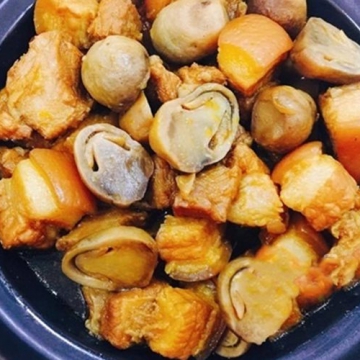 Cơm thịt kho nấm rơm