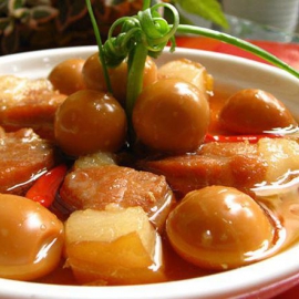 Cơm thịt kho trứng