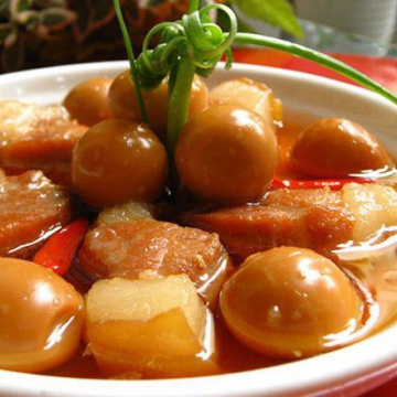 Cơm thịt kho trứng